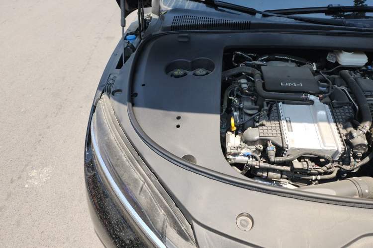 Used BYD Han 2025 DM-i Smart Drive 125KM Prestige Model Engine Bay Right
