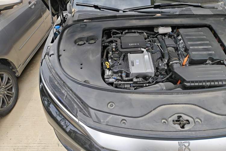 Used BYD Han 2025 DM-i Intelligent Driving Edition 125KM Prestige Model Engine Bay Right