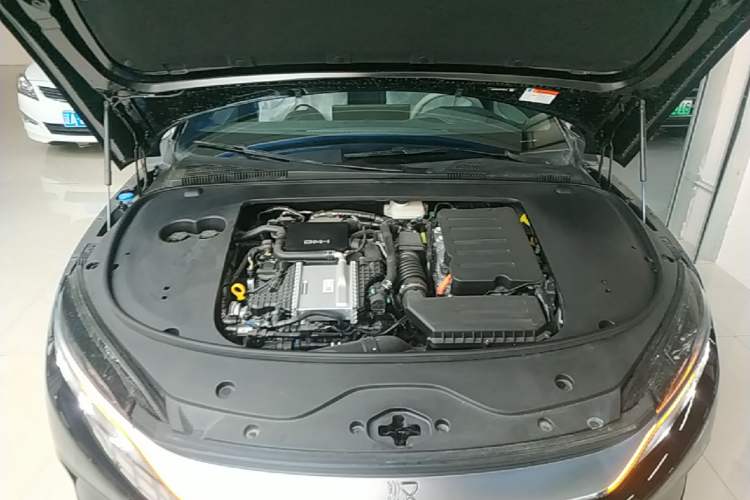 Used BYD Han 2025 DM-i Smart Drive 125KM Elite Model Engine Bay