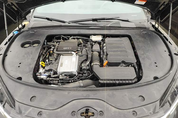 Used BYD Han 2025 DM-i Smart Drive 125KM Prestige Model Engine Bay