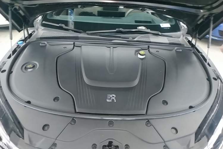 Used BYD Han 2025 EV with 701 km of Laser Radar-Enabled Intelligent Driving Engine Bay