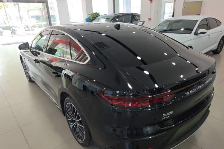 Used BYD Han 2025 DM-i Intelligent Driving Edition 125KM LiDAR Flagship Model Exterior 2