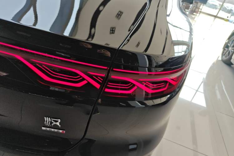 Used BYD Han 2025 DM-i Intelligent Driving Edition 125KM LiDAR Flagship Model Exterior 3