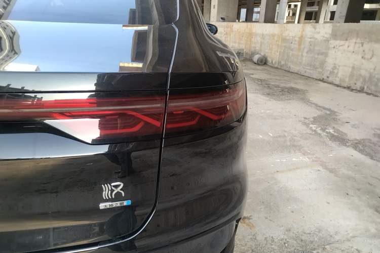 Used BYD Han 2025 DM-i Intelligent Driving Edition 245KM Prestigious Edition Exterior 3