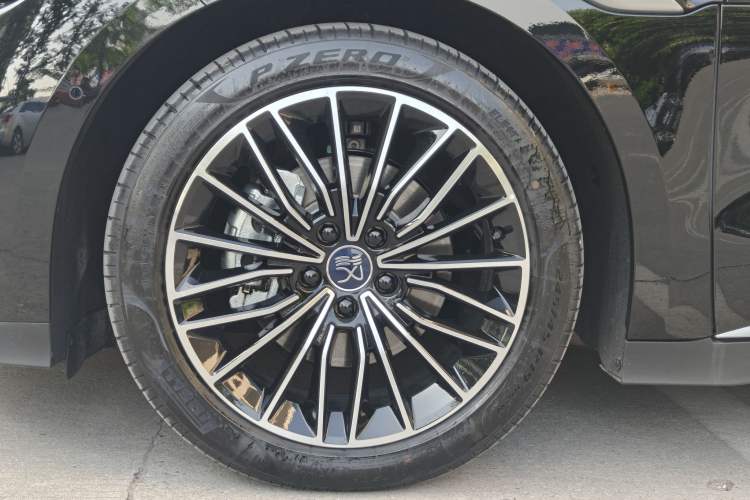 Used BYD Han 2025 DM-i Intelligent Driving Edition 125KM LiDAR Flagship Model Exterior 4