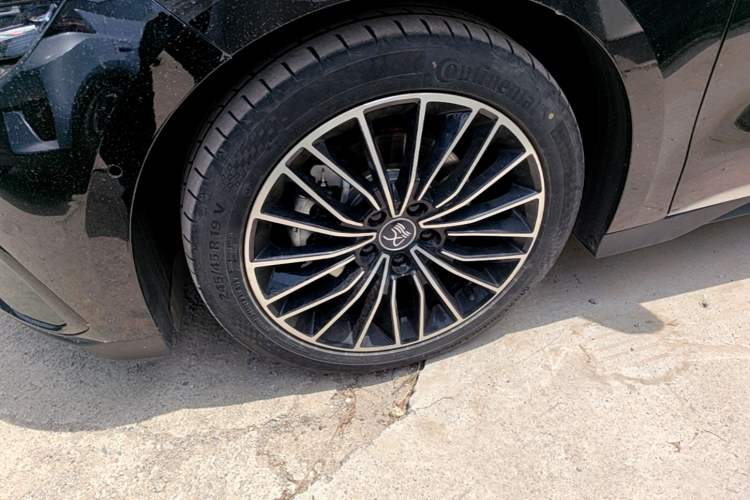Used BYD Han 2025 DM-i Intelligent Driving Edition 125KM LiDAR Flagship Model Exterior 4