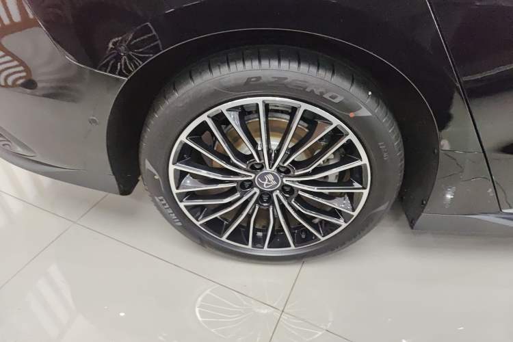 Used BYD Han 2025 DM-i Intelligent Driving Edition 125KM LiDAR Flagship Model Exterior 5
