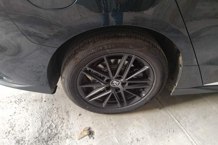 Used BYD Han 2025 DM-i Intelligent Driving Edition 245KM Prestigious Edition Exterior 5