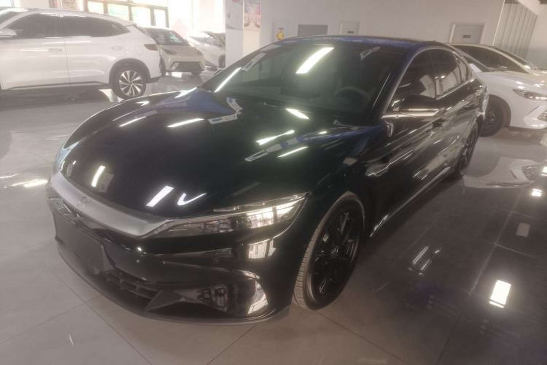 Used BYD Han 2025 DM-i Smart Drive 125KM Elite Model Front Left 45 Deg