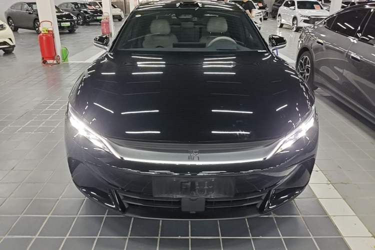 Used BYD Han 2025 DM-i Intelligent Driving Edition 125KM LiDAR Flagship Model Front