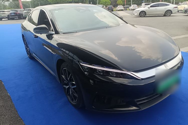Used BYD Han 2025 DM-i 125KM Prestige Model Front Right 45 Deg