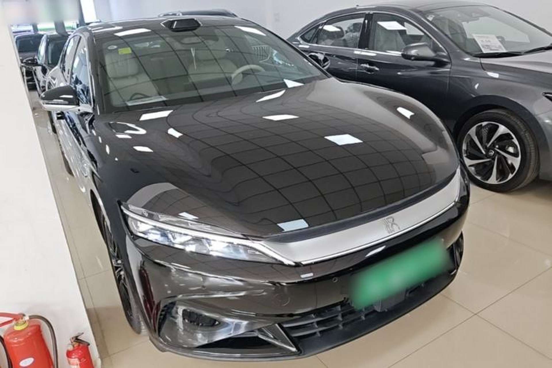 Used BYD Han 2025 DM-i Intelligent Driving Edition 125KM LiDAR Flagship Model Front Right 45 Deg
