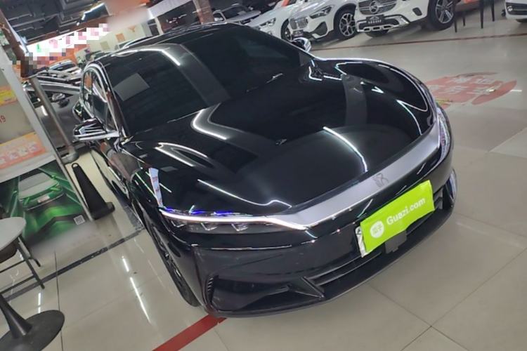 Used BYD Han 2025 DM-i 125KM Elite Model Front Right 45 Deg
