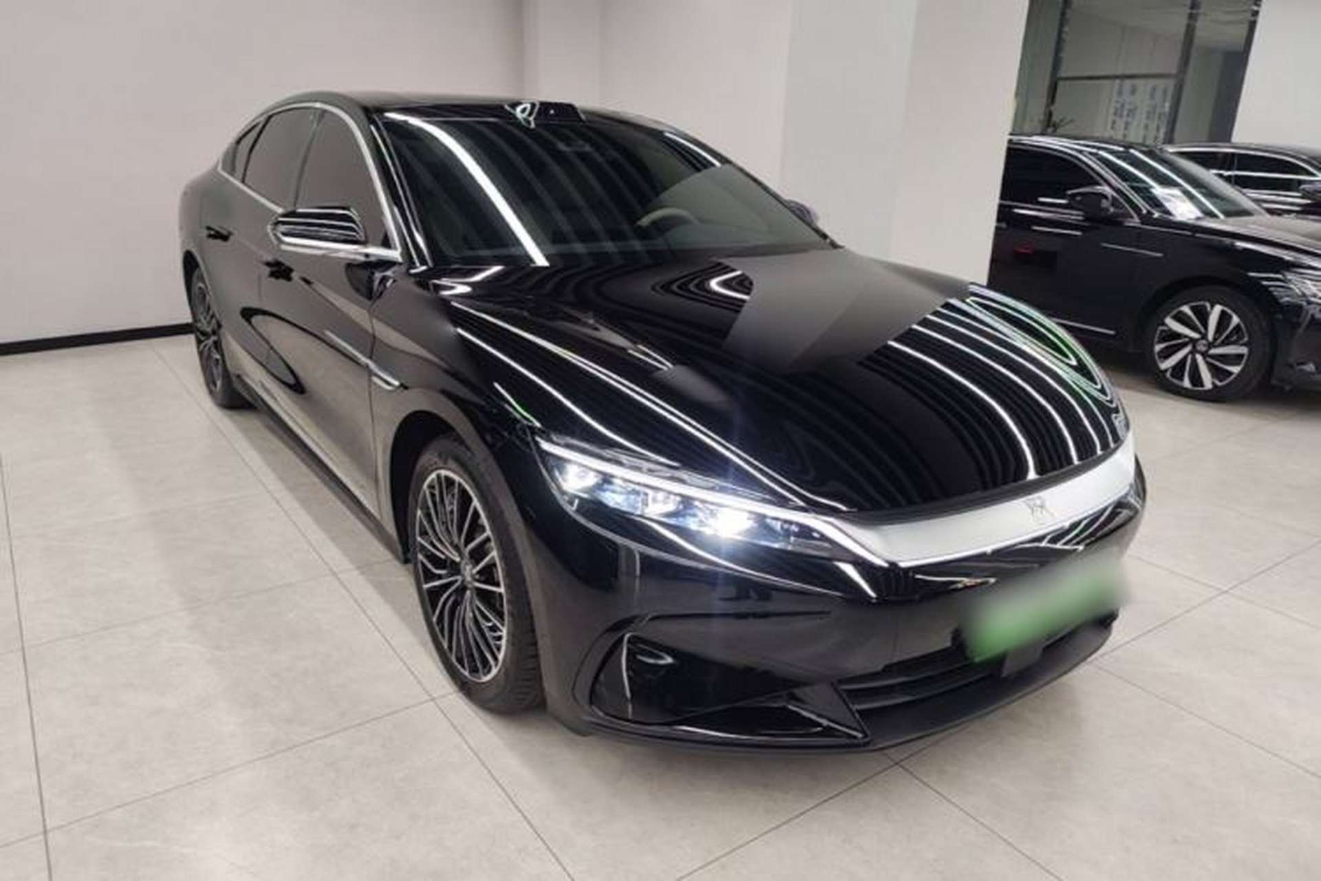 Used BYD Han 2025 DM-i Intelligent Driving Edition 125KM LiDAR Flagship Model Front Right 45 Deg