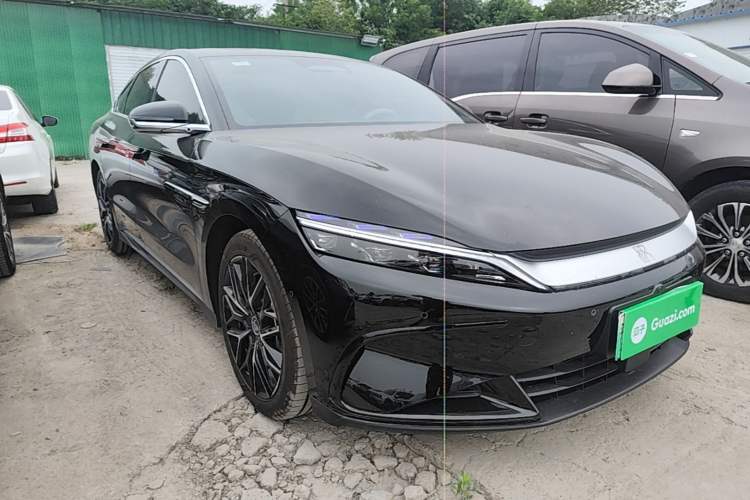 Used BYD Han 2025 DM-i Smart Drive 125KM Prestige Model Front Right 45 Deg