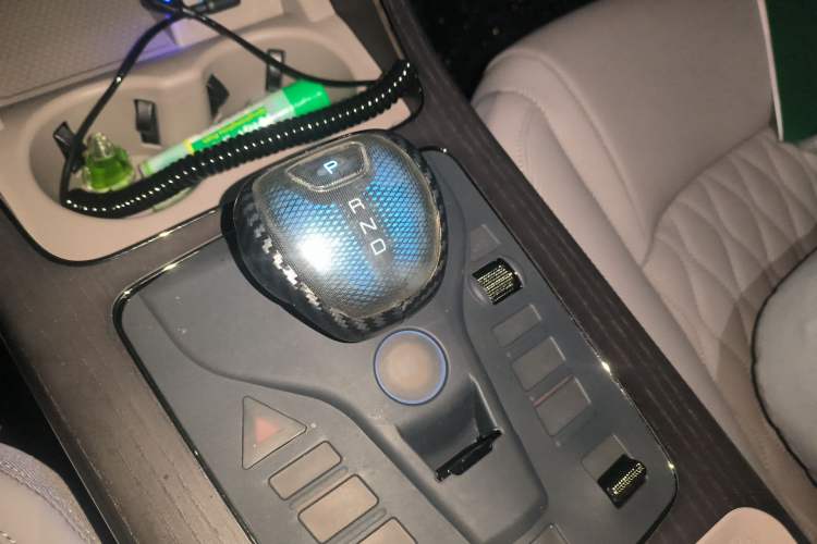 Used BYD Han 2025 DM-i Intelligent Driving Edition 125KM LiDAR Flagship Model Gear Lever