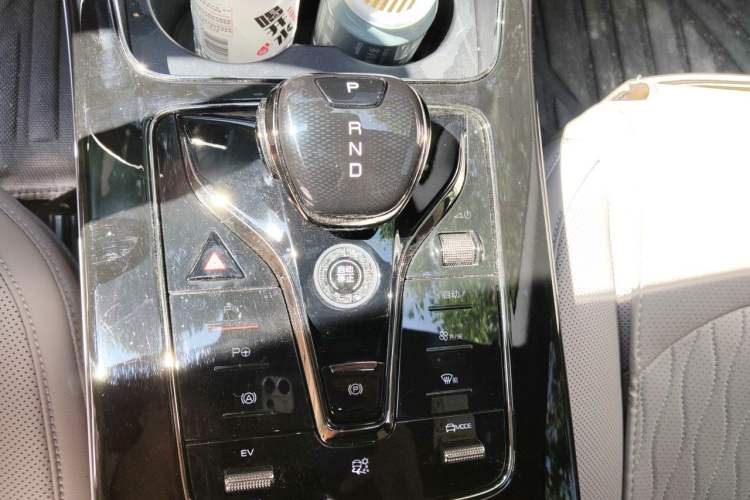 Used BYD Han 2025 DM-i Smart Drive 125KM Elite Model Gear Lever