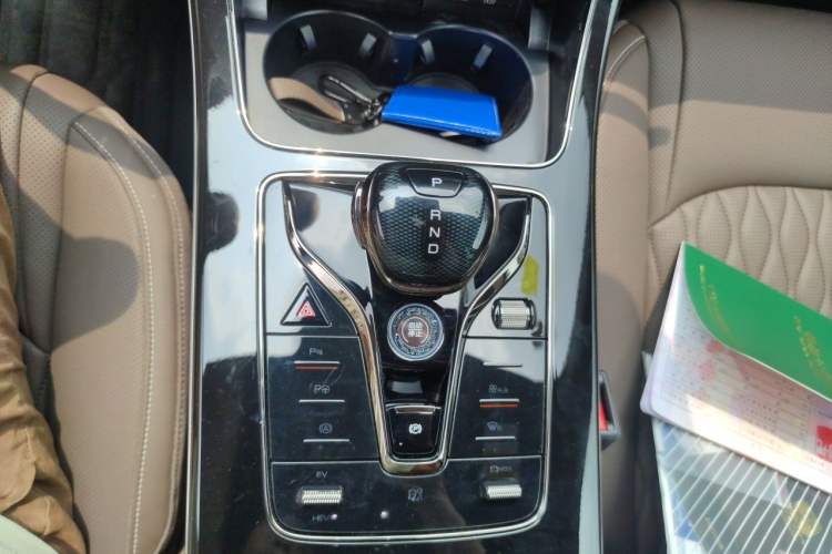 Used BYD Han 2025 DM-i 125KM Elite Model Gear Lever