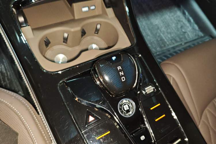 Used BYD Han 2025 EV Intelligent Driving Edition 605KM Prestige Model Gear Lever