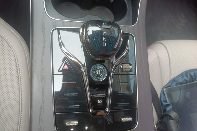 Used BYD Han 2025 EV Intelligent Driving Edition 701KM LiDAR Flagship Model Gear Lever
