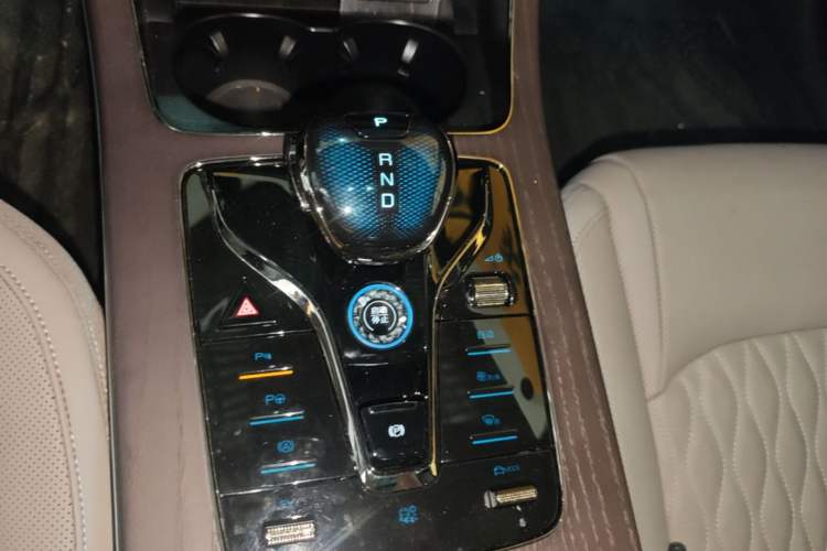 Used BYD Han 2025 DM-i Intelligent Driving Edition 125KM LiDAR Flagship Model Gear Lever