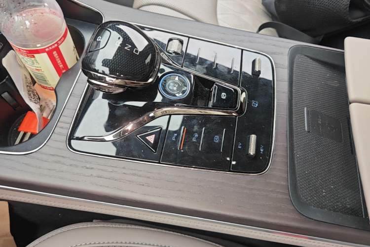 Used BYD Han 2025 DM-i Intelligent Driving Edition 125KM LiDAR Flagship Model Gear Lever