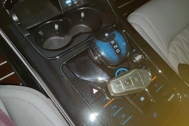 Used BYD Han 2025 DM-i Smart Drive 125KM Elite Model Gear Lever