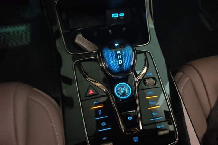 Used BYD Han 2025 DM-i 125KM Elite Model Gear Lever