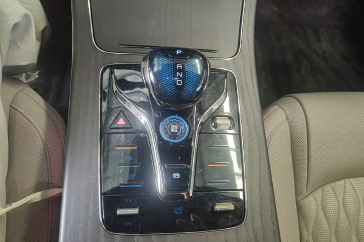 Used BYD Han 2025 DM-i Intelligent Driving Edition 125KM LiDAR Flagship Model Gear Lever