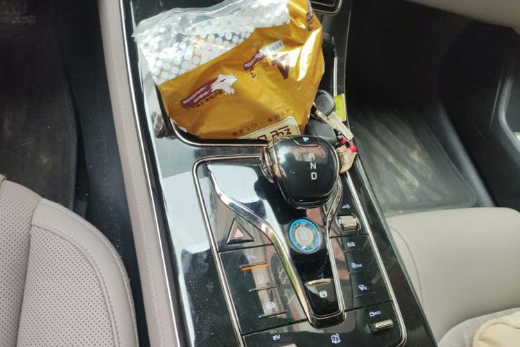 Used BYD Han 2025 DM-i Intelligent Driving Edition 125KM Prestige Model Gear Lever
