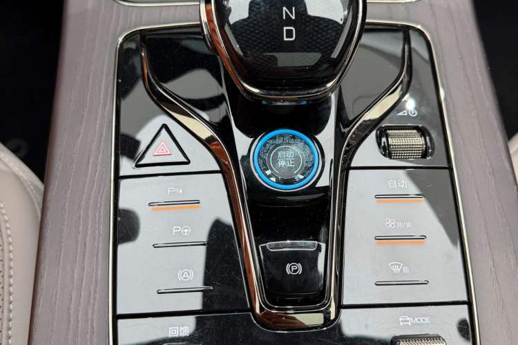Used BYD Han 2025 EV with 701 km of Laser Radar-Enabled Intelligent Driving Gear Lever