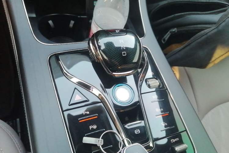 Used BYD Han 2025 DM-i Intelligent Driving Edition 125KM LiDAR Flagship Model Gear Lever