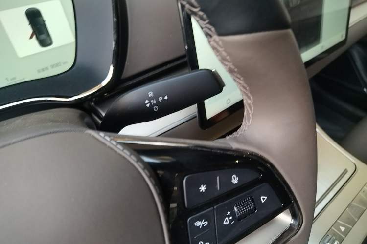 Used BYD Han 2025 DM-i Intelligent Driving Edition 245KM Prestigious Edition Gear Lever