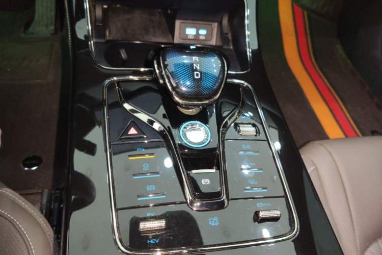 Used BYD Han 2025 DM-i 125KM Prestige Model Gear Lever