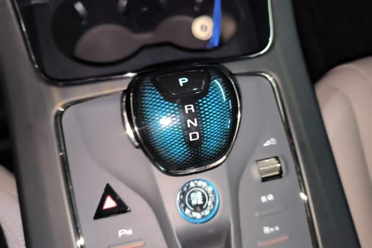 Used BYD Han 2025 DM-i Smart Drive 125KM Elite Model Gear Lever