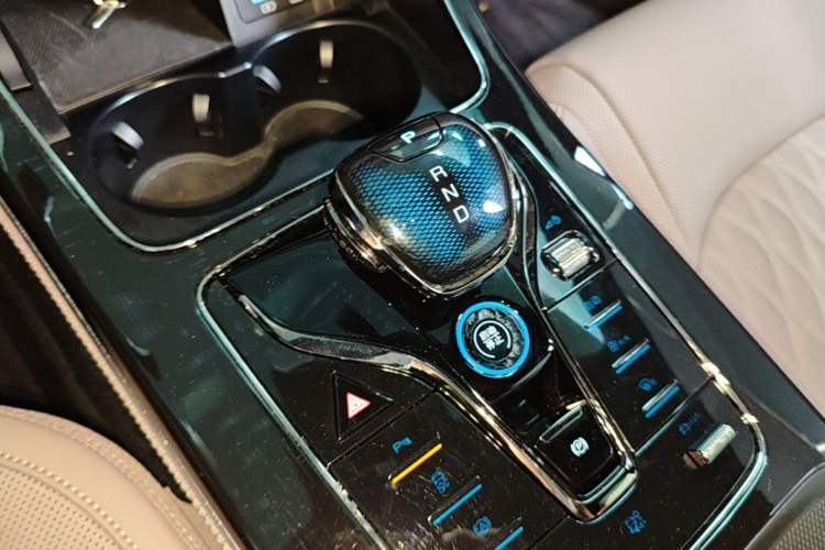 Used BYD Han 2025 DM-i 125KM Elite Model Gear Lever
