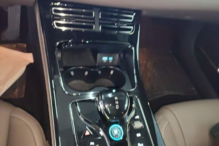 Used BYD Han 2025 DM-i 125KM Elite Model Gear Lever