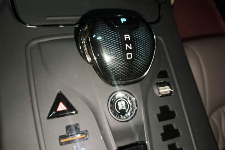 Used BYD Han 2025 DM-i Smart Drive 125KM Prestige Model Gear Lever
