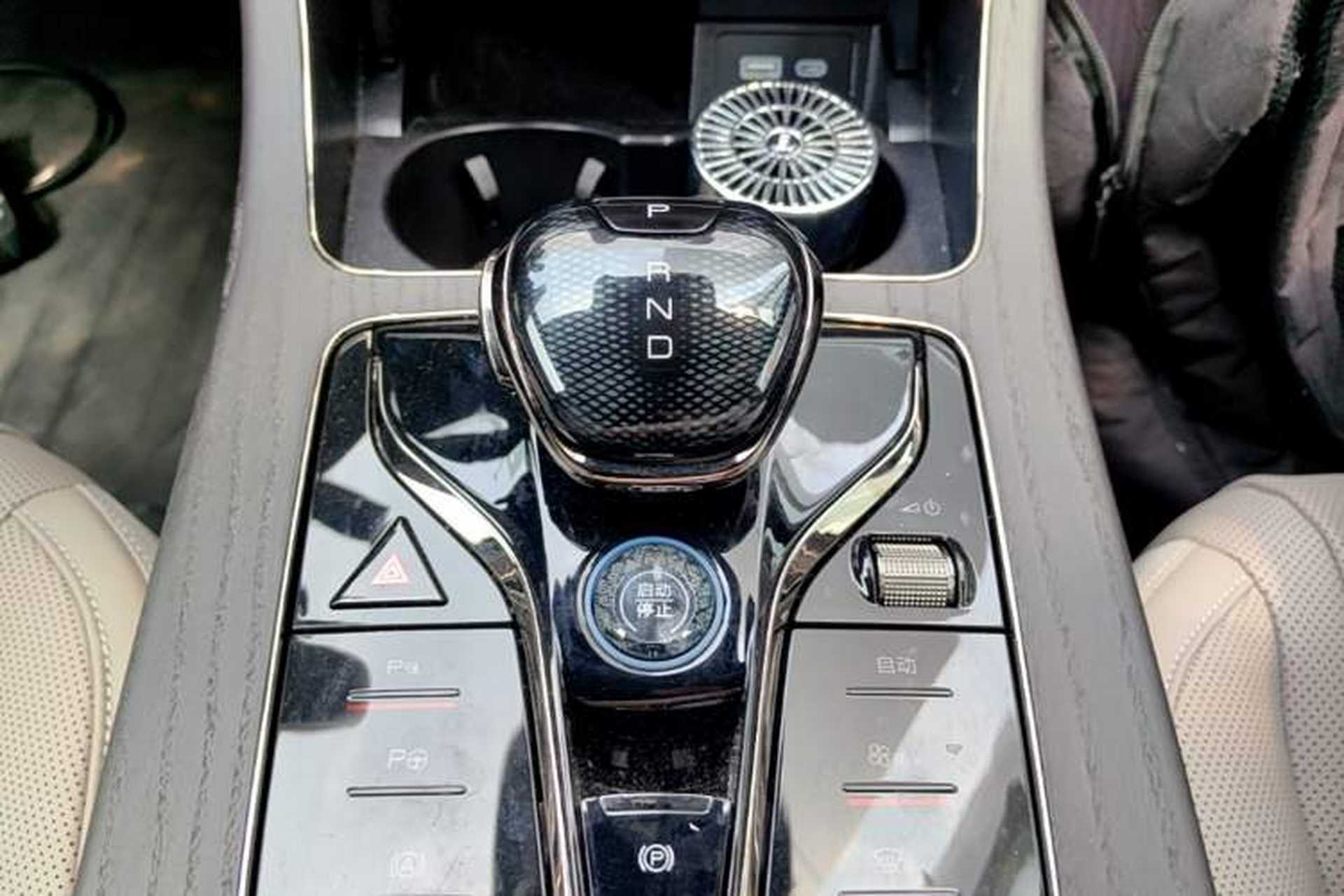 Used BYD Han 2025 DM-i Intelligent Driving Edition 125KM LiDAR Flagship Model Gear Lever