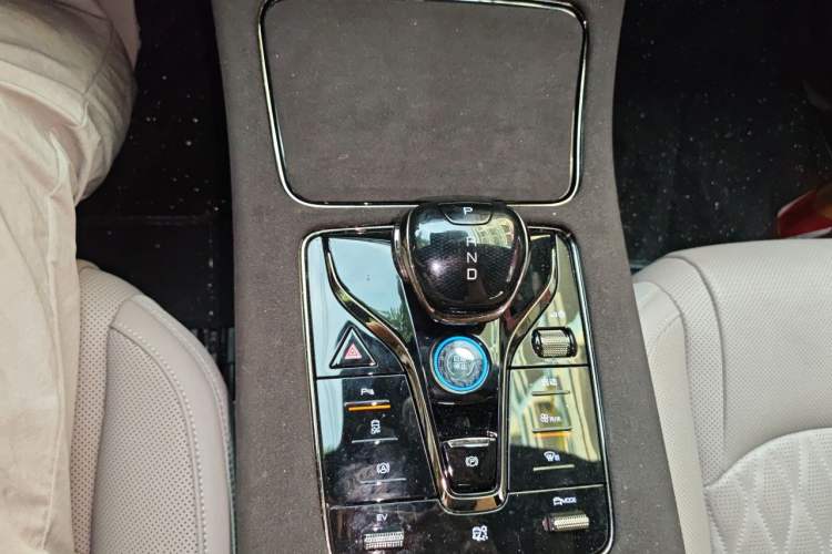 Used BYD Han 2025 DM-i 125KM Prestige Model Gear Lever