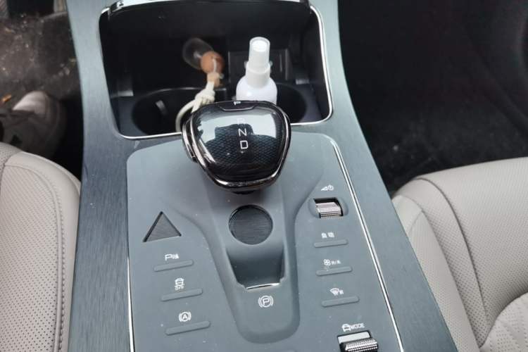 Used BYD Han 2025 DM-i 125KM Elite Model Gear Lever