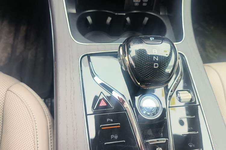 Used BYD Han 2025 DM-i Intelligent Driving Edition 125KM LiDAR Flagship Model Gear Lever