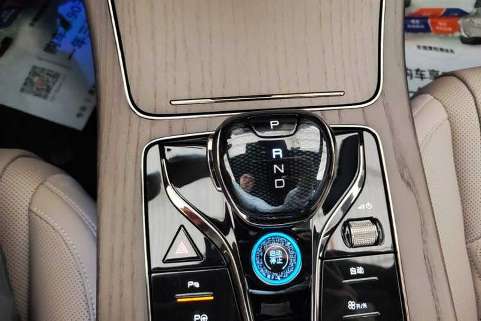 Used BYD Han 2025 DM-i Intelligent Driving Edition 125KM LiDAR Flagship Model Gear Lever