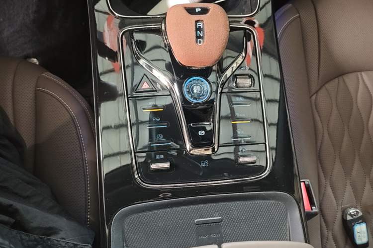 Used BYD Han 2025 EV Intelligent Driving Edition 605KM Prestige Model Gear Lever