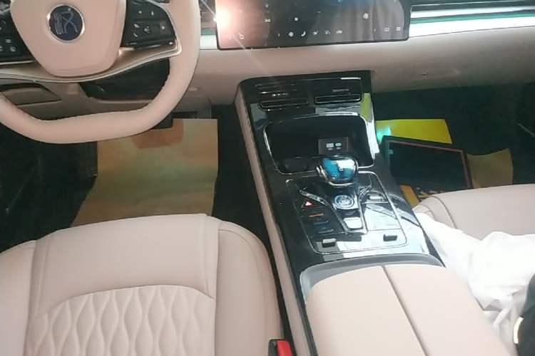 Used BYD Han 2025 DM-i Smart Drive 125KM Elite Model Gear Lever