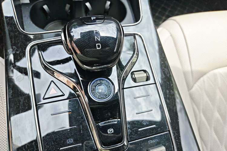 Used BYD Han 2025 DM-i Intelligent Driving Edition 125KM Prestige Model Gear Lever