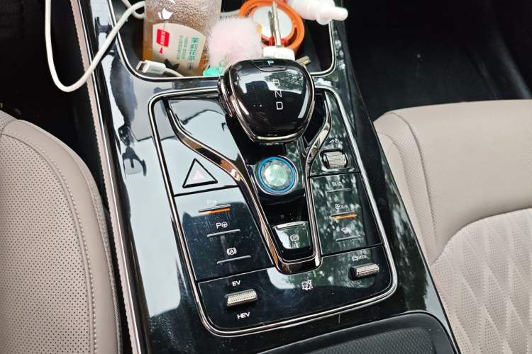 Used BYD Han 2025 DM-i Smart Drive 125KM Elite Model Gear Lever