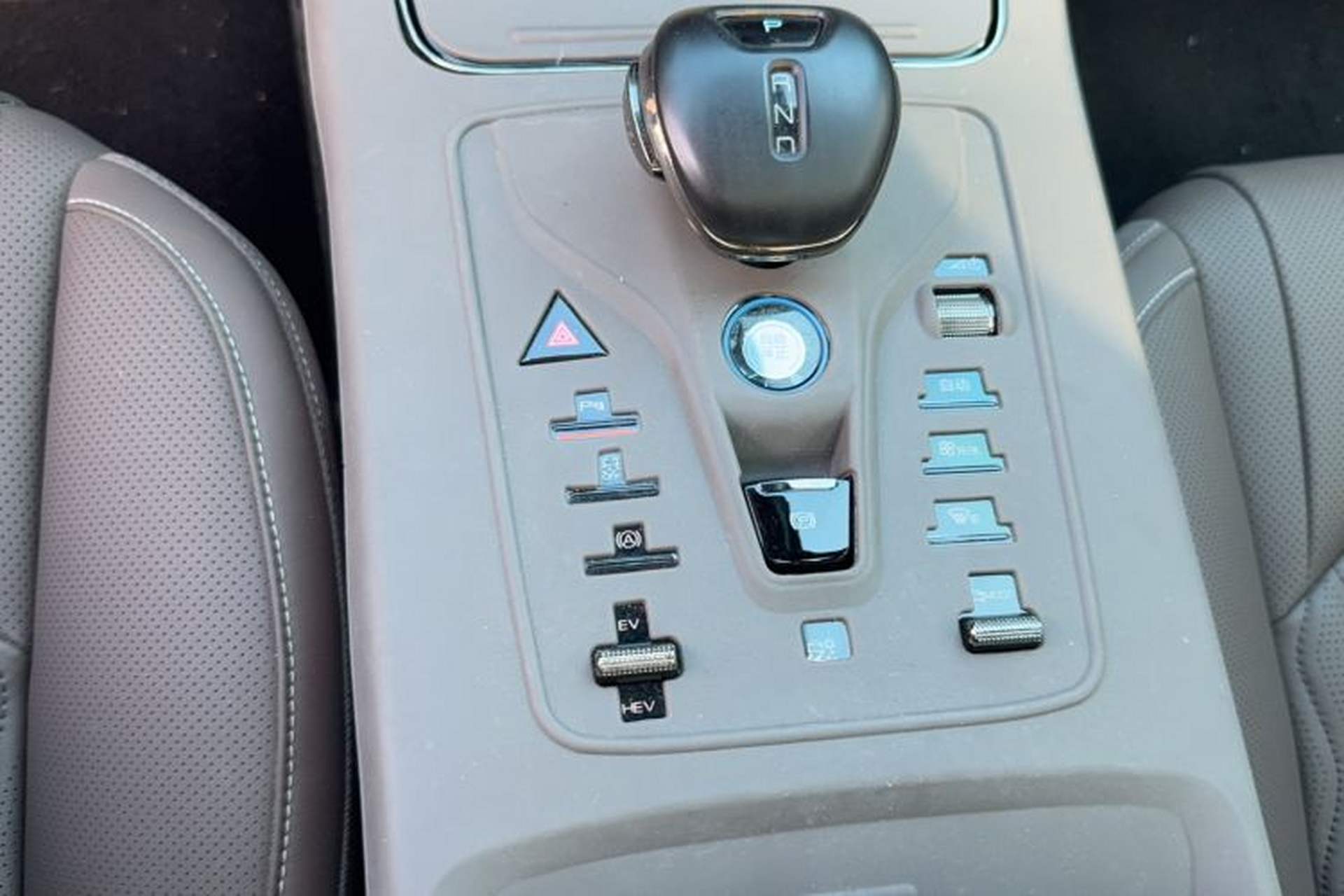 Used BYD Han 2025 DM-i 125KM Elite Model Gear Lever