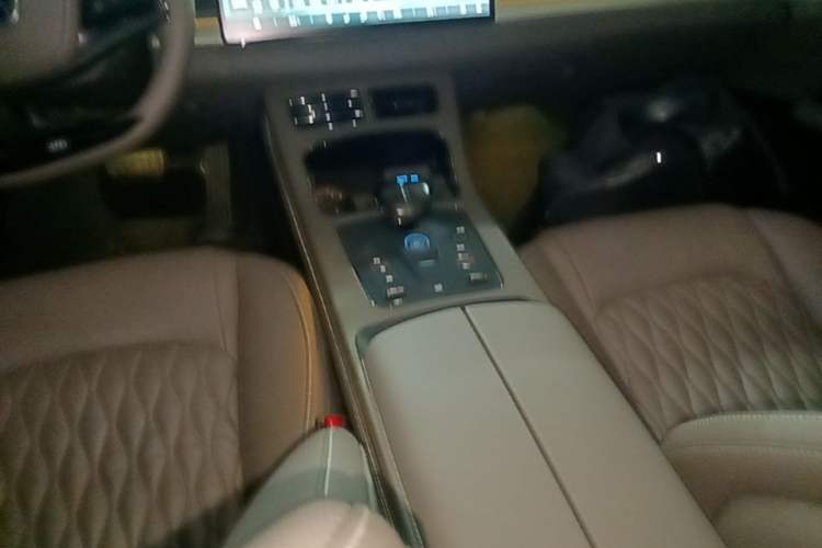 Used BYD Han 2025 DM-i 125KM Elite Model Gear Lever