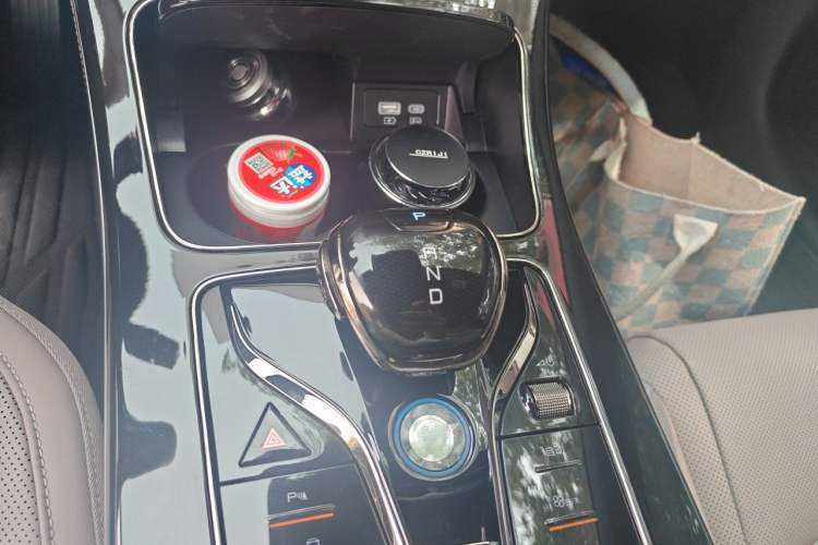 Used BYD Han 2025 DM-i 125KM Prestige Model Gear Lever